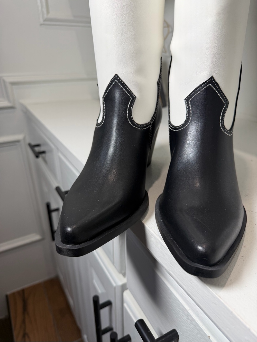 Zodiac Cowboy Boots Women's 8.5 Black White Leather Western Boots Colorblock - Picture 4 of 10